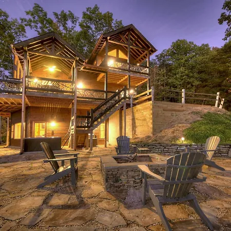 View-Topia Stunning Views - Hot Tub - Gameroom